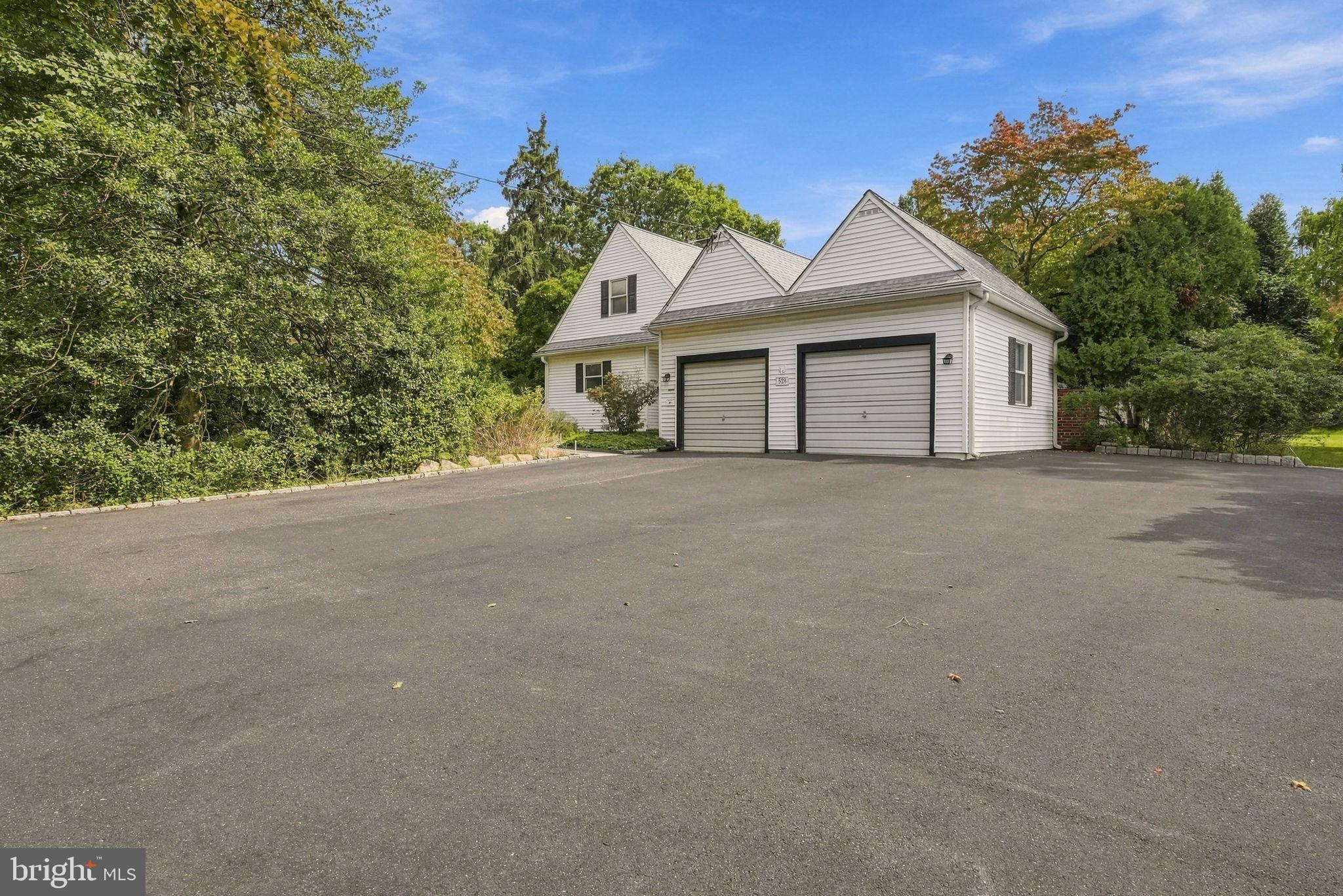 528 Montgomery Road Ambler, PA 19002 - Photo 4 of 39 Gallery Image 4