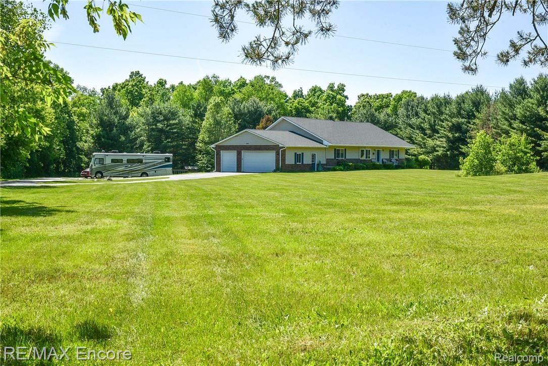 409 North Baldwin Road Oxford, MI 48371 - Photo 13 of 81 Photos by WBrooks (12).jpg