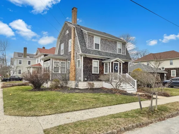 $625,000 | 70 Chestnut Street, Fairhaven, MA 02719