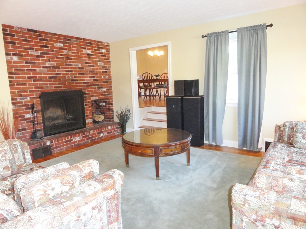 111 Homestead Road Holden, MA 01520 - Photo 5 of 27 Gallery Image 5