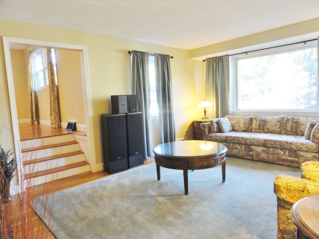 111 Homestead Road Holden, MA 01520 - Photo 6 of 27 Gallery Image 6