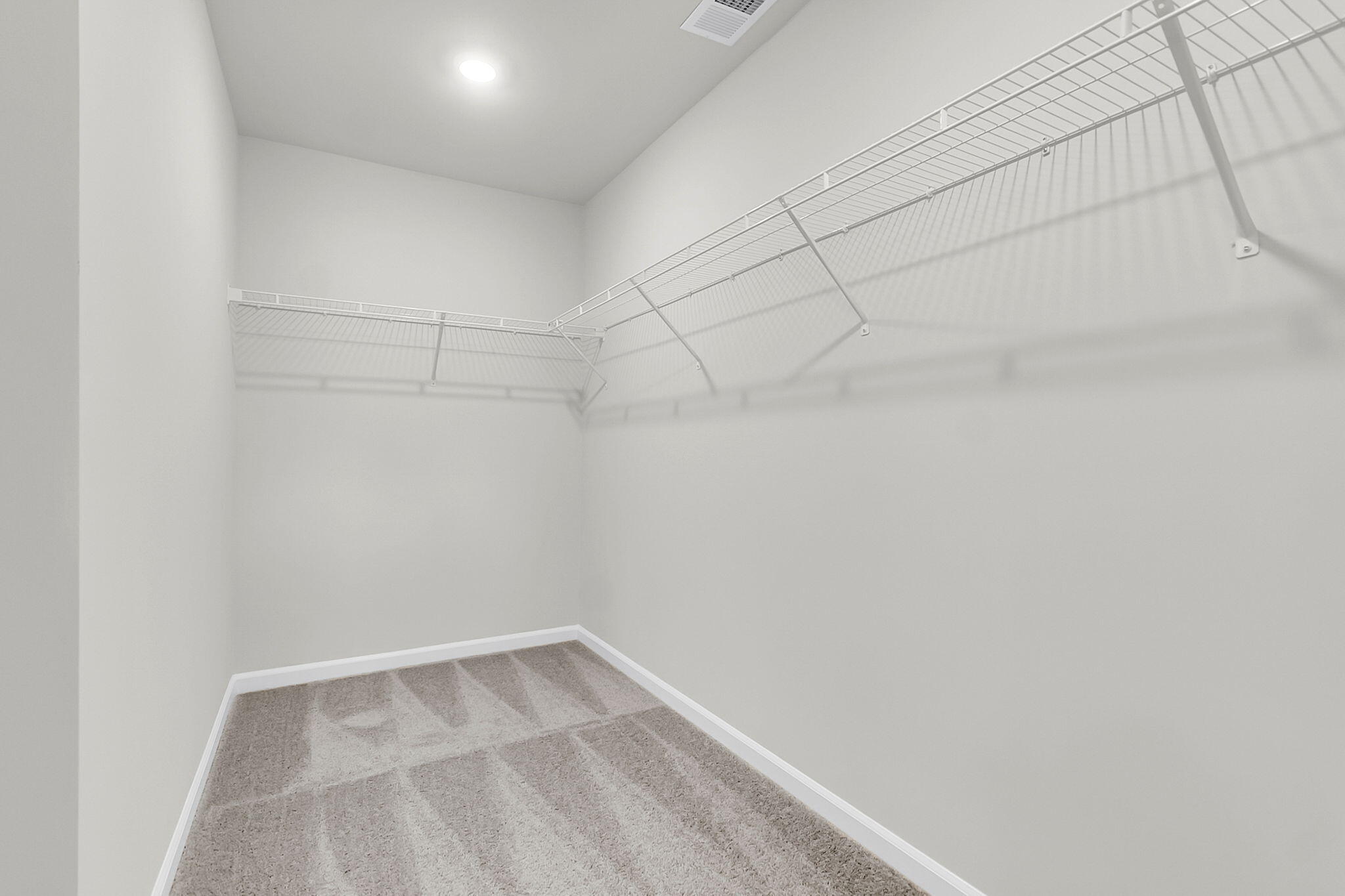 305 Clipper Court Summerville, SC 29486 - Photo 38 of 44 PRIMARY WALK-IN CLOSET