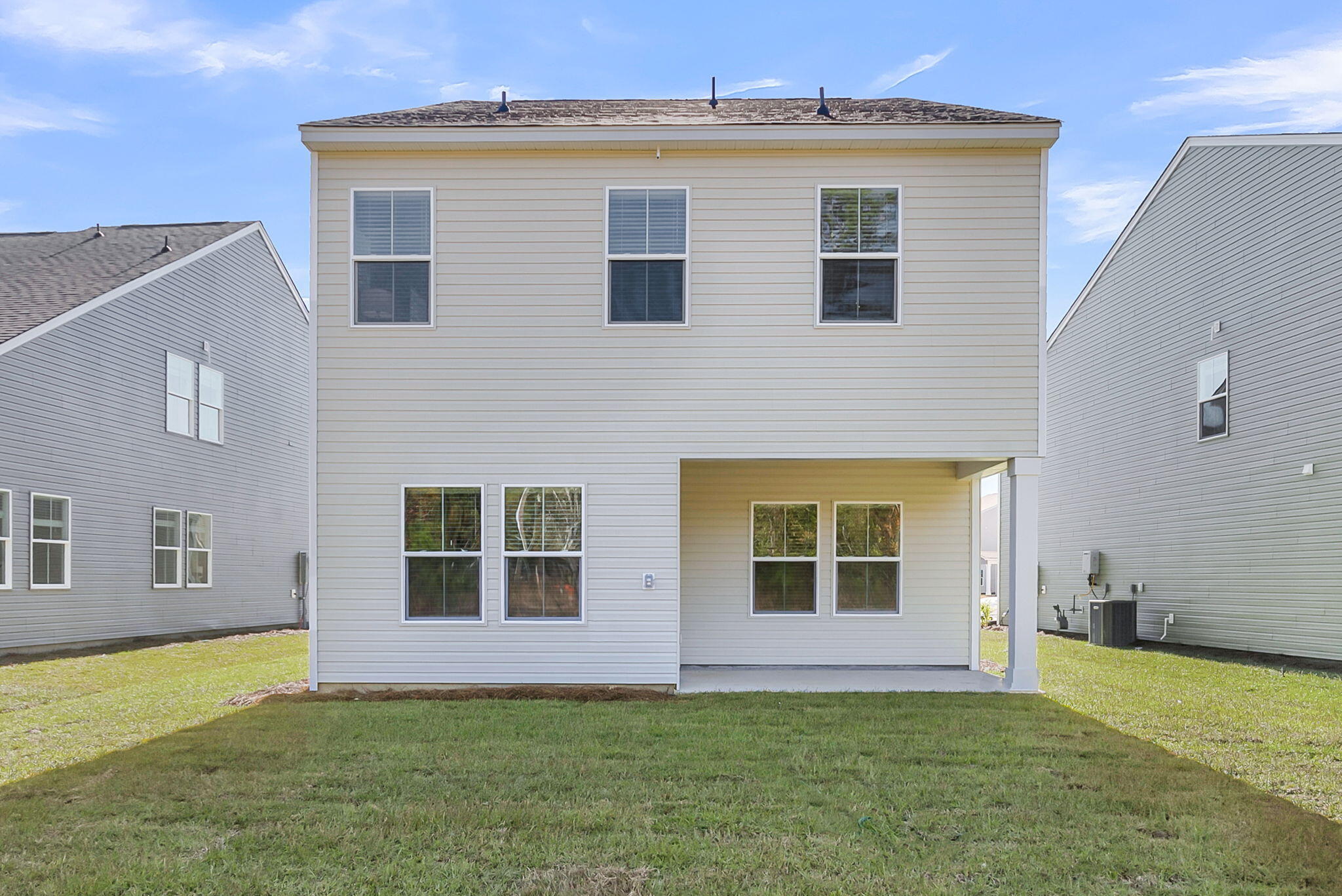305 Clipper Court Summerville, SC 29486 - Photo 42 of 44 EXTERIOR REAR