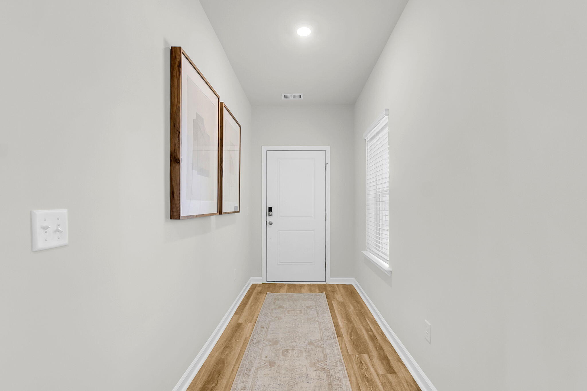 305 Clipper Court Summerville, SC 29486 - Photo 5 of 44 FOYER