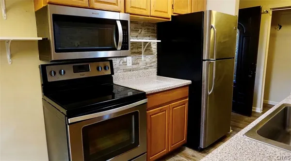 $1,900 | 555 Village Boulevard North, Van Buren, NY 13027