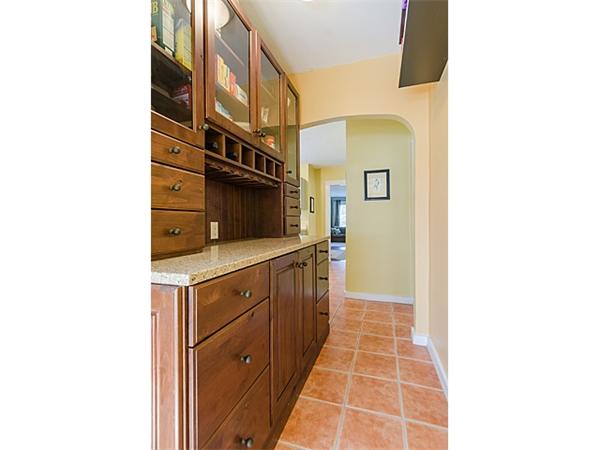 474-476 Albemarle Road, Unit 1 Newton, MA 02460 - Photo 9 of 14 Gallery Image 9
