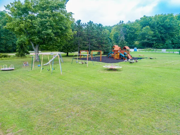 $4,900 | 23086 Huron, Evart, MI 49631