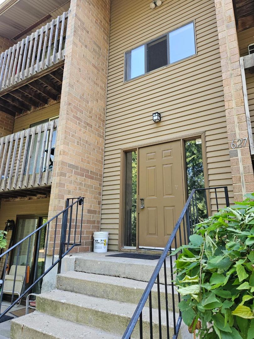 627 South Virginia Road, Unit 309 Crystal Lake, IL 60014 - Photo 2 of 6 Gallery Image 2