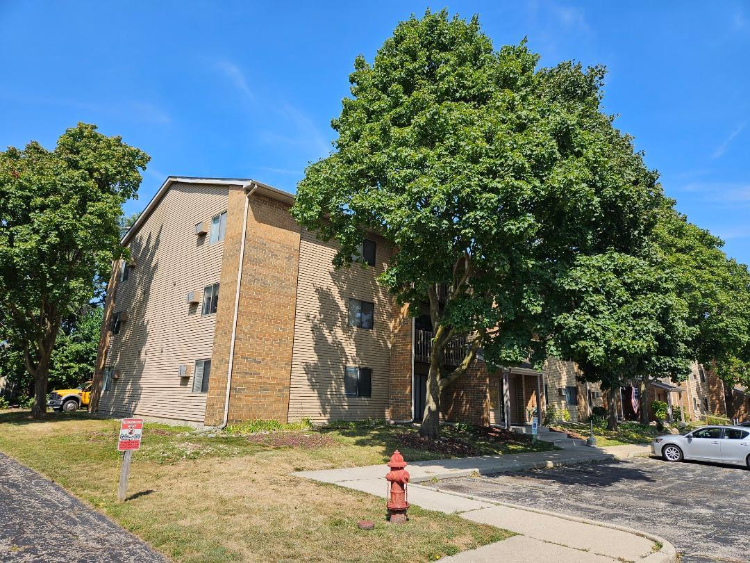 627 South Virginia Road, Unit 309 Crystal Lake, IL 60014 - Photo 6 of 6 Gallery Image 6