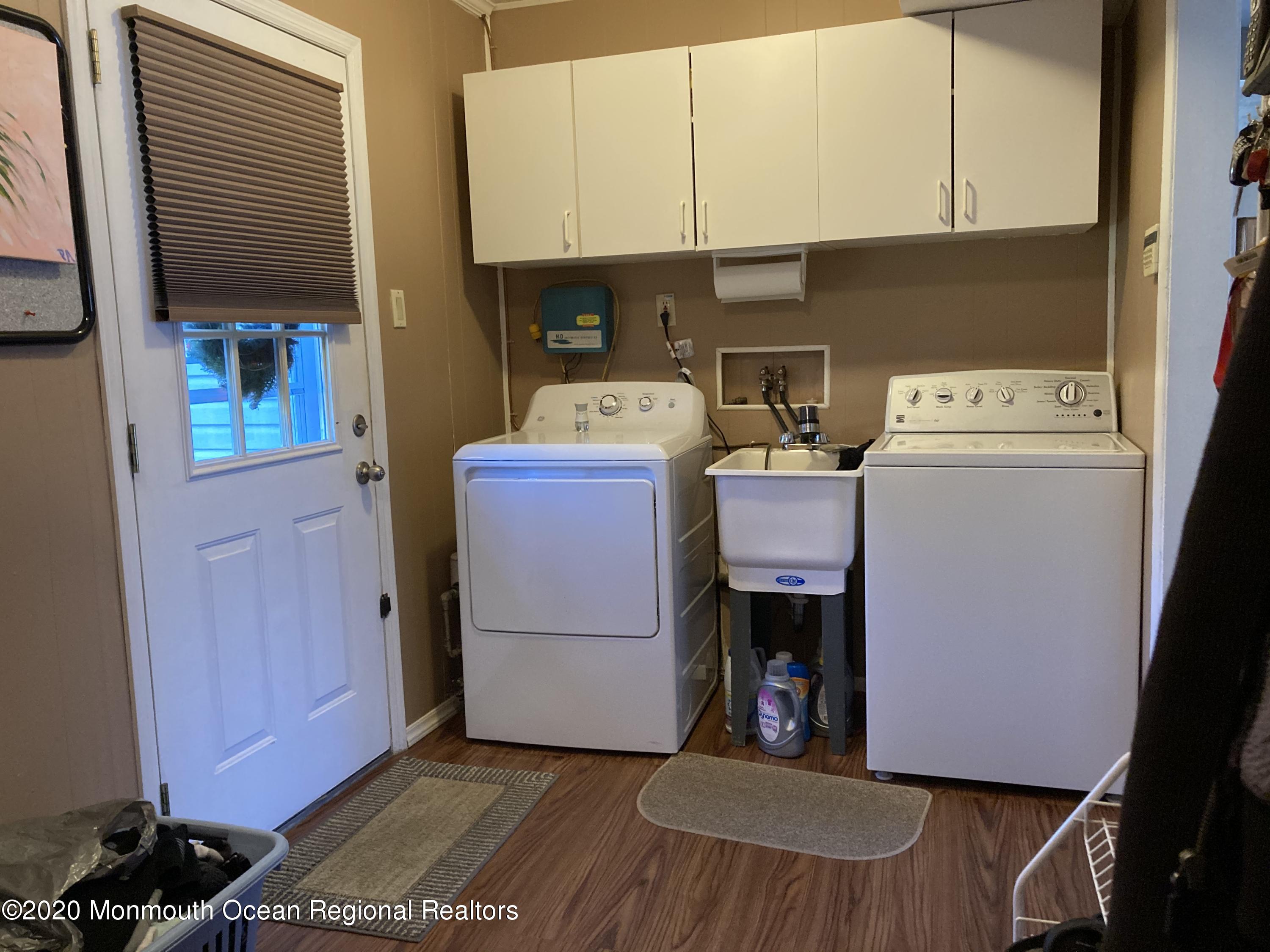 5 Concord Road Marlboro, NJ 07746 - Photo 18 of 40 Laundry