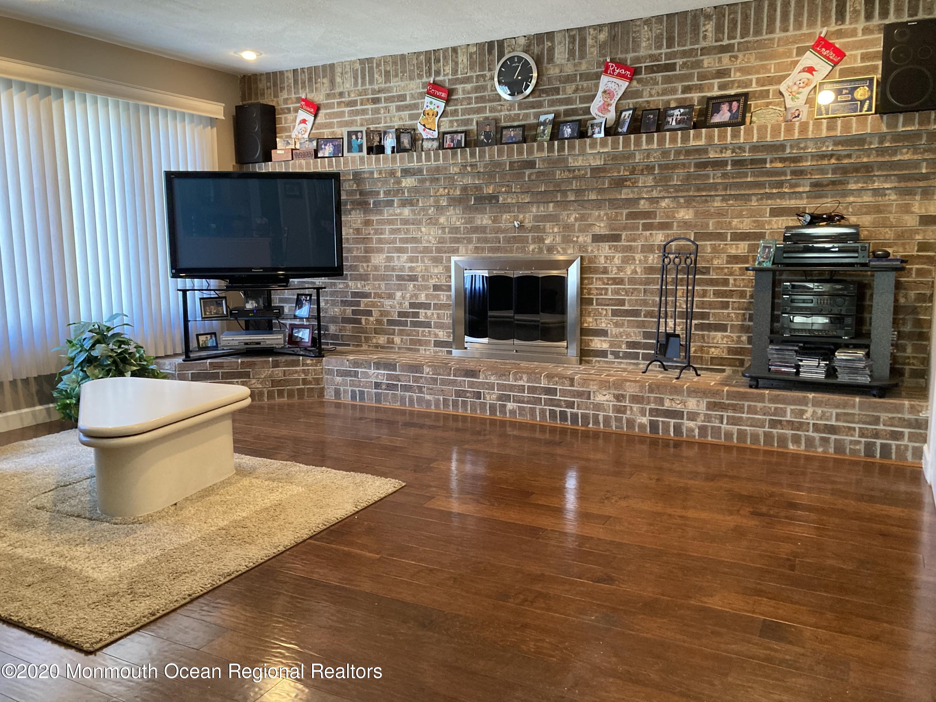 5 Concord Road Marlboro, NJ 07746 - Photo 9 of 40 Family Room