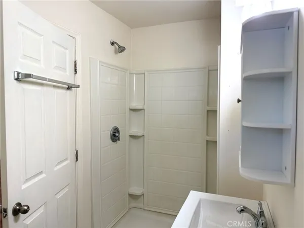 $2,000 | 22942 Cass Avenue, Woodland Hills, CA 91364