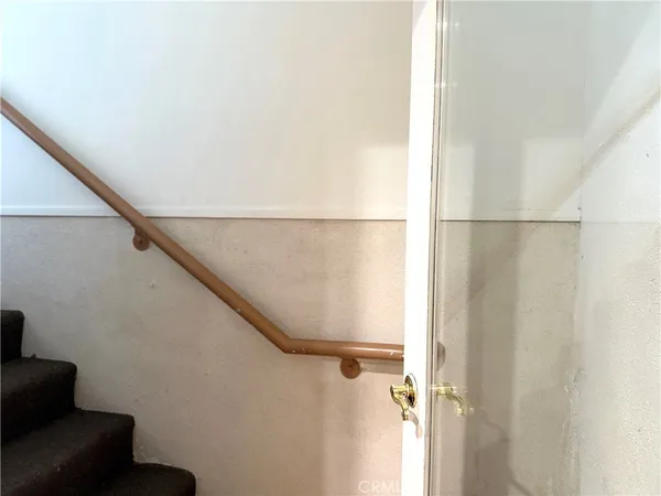 $2,000 | 22942 Cass Avenue, Woodland Hills, CA 91364