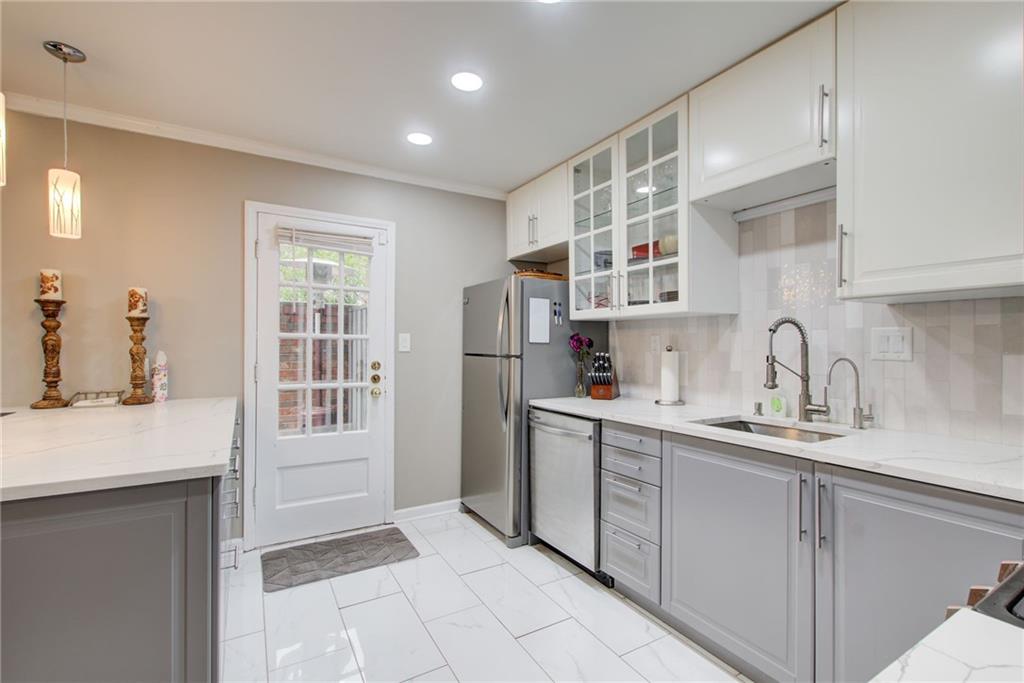 10 Market Square Place Northwest Atlanta, GA 30318 - Photo 5 of 33