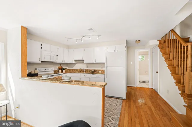 $565,000 | 156 North Bedford Street, Unit B, Arlington, VA 22201