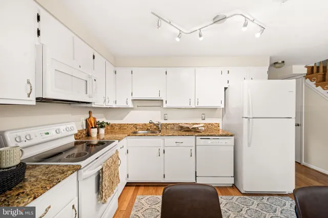 $565,000 | 156 North Bedford Street, Unit B, Arlington, VA 22201