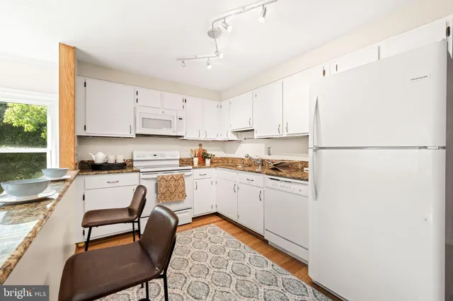 $565,000 | 156 North Bedford Street, Unit B, Arlington, VA 22201