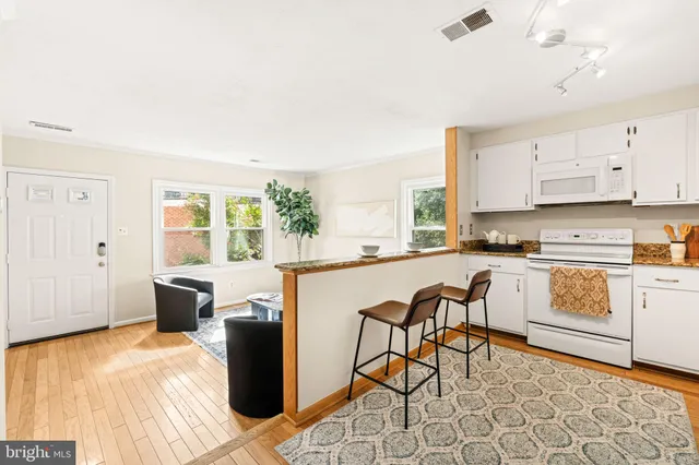 $565,000 | 156 North Bedford Street, Unit B, Arlington, VA 22201