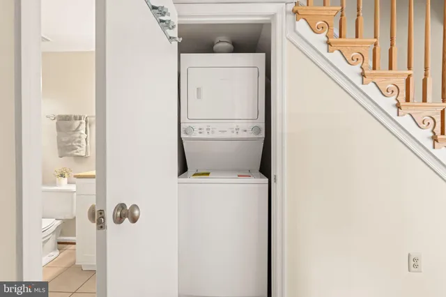 $565,000 | 156 North Bedford Street, Unit B, Arlington, VA 22201