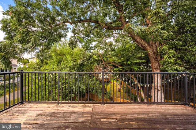 $565,000 | 156 North Bedford Street, Unit B, Arlington, VA 22201