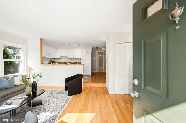 $565,000 | 156 North Bedford Street, Unit B, Arlington, VA 22201