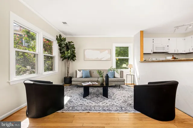 $565,000 | 156 North Bedford Street, Unit B, Arlington, VA 22201