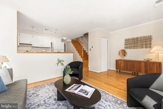 $565,000 | 156 North Bedford Street, Unit B, Arlington, VA 22201