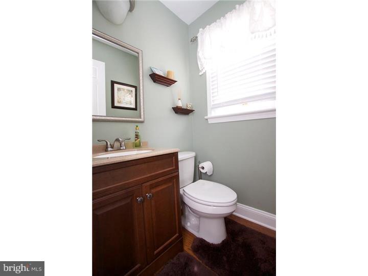 751 West Rolling Road Springfield, PA 19064 - Photo 10 of 25 Bathroom