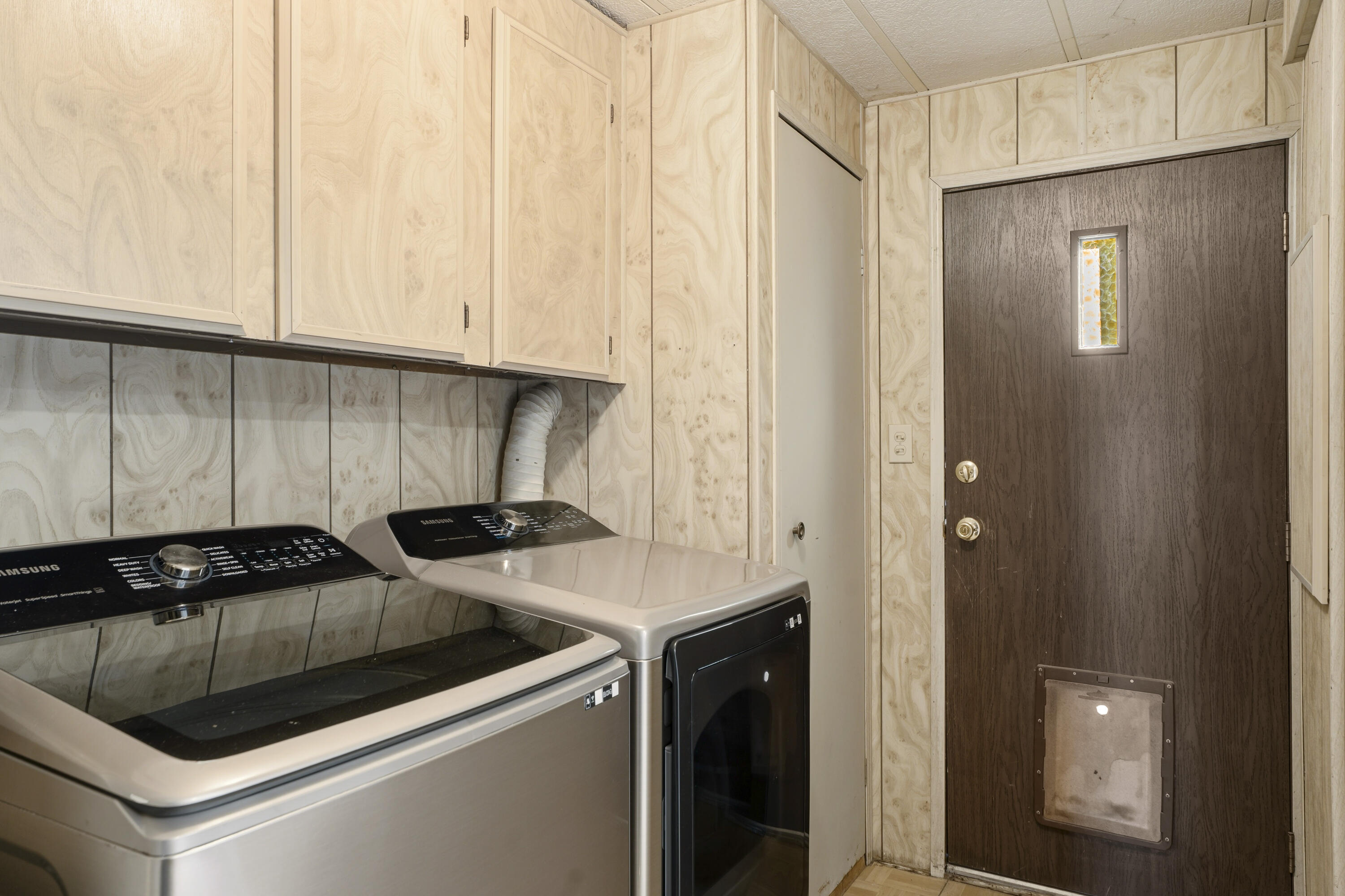 9318 Southwest Panorama Road Terrebonne, OR 97760 - Photo 14 of 44 34-Laundry Room