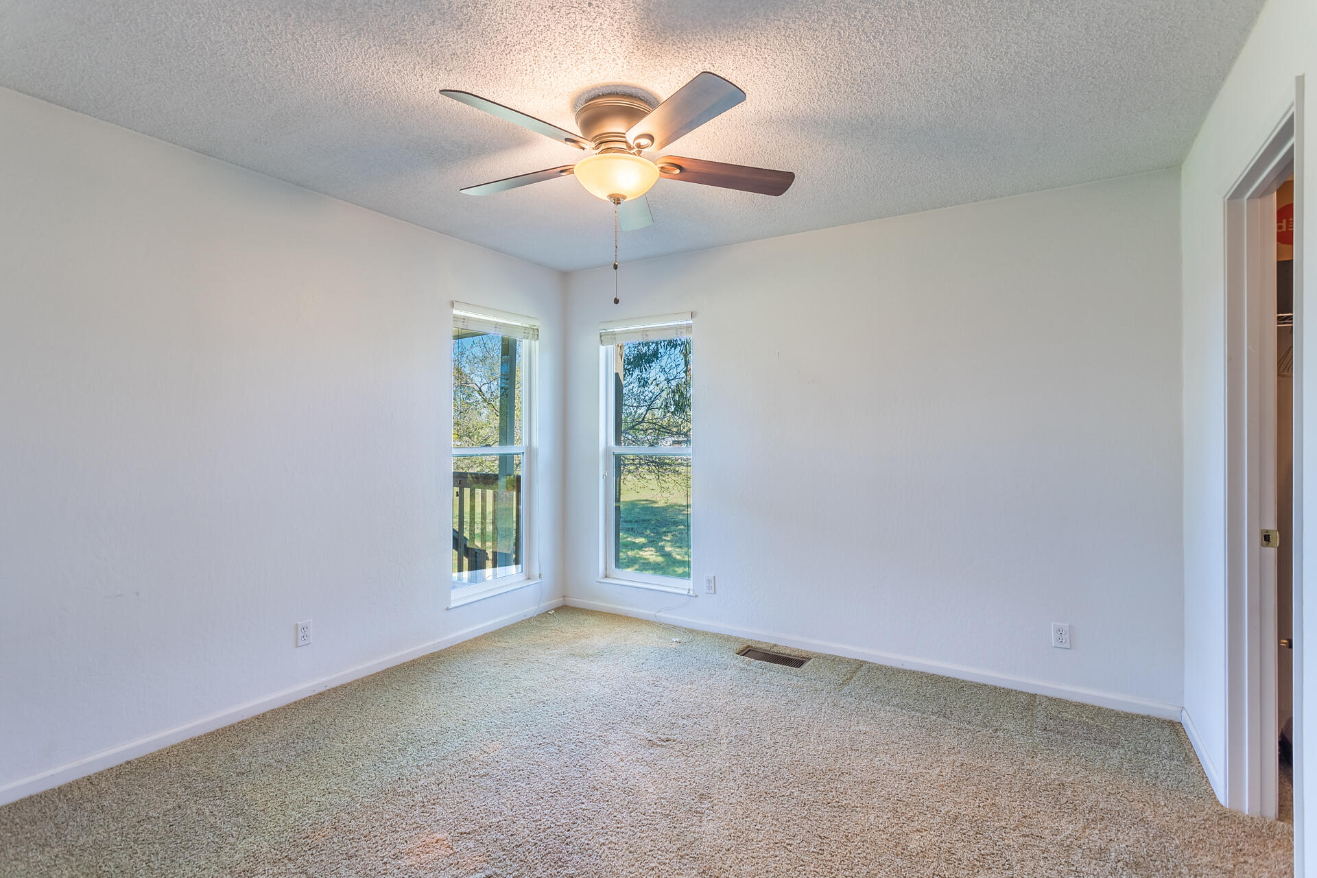 5240 Twyla Road Anderson, CA 96007 - Photo 15 of 32 45 bedroom