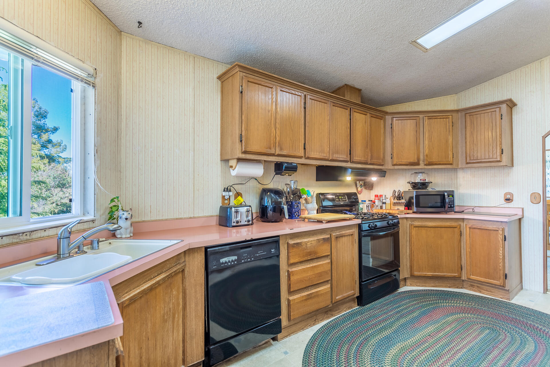 5240 Twyla Road Anderson, CA 96007 - Photo 10 of 32 25 kitchen