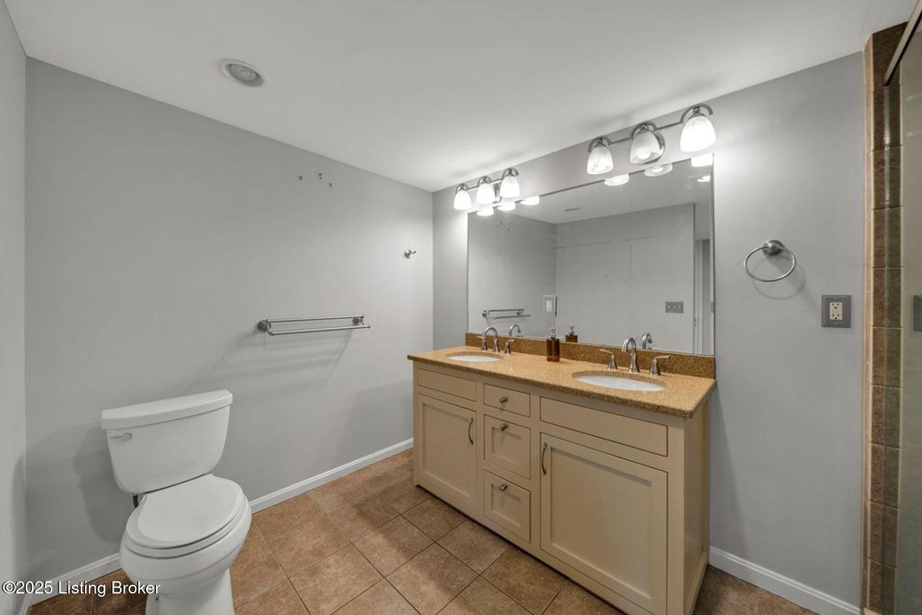 2720 Alanmede Road Louisville, KY 40205 - Photo 40 of 57 photo_online_039