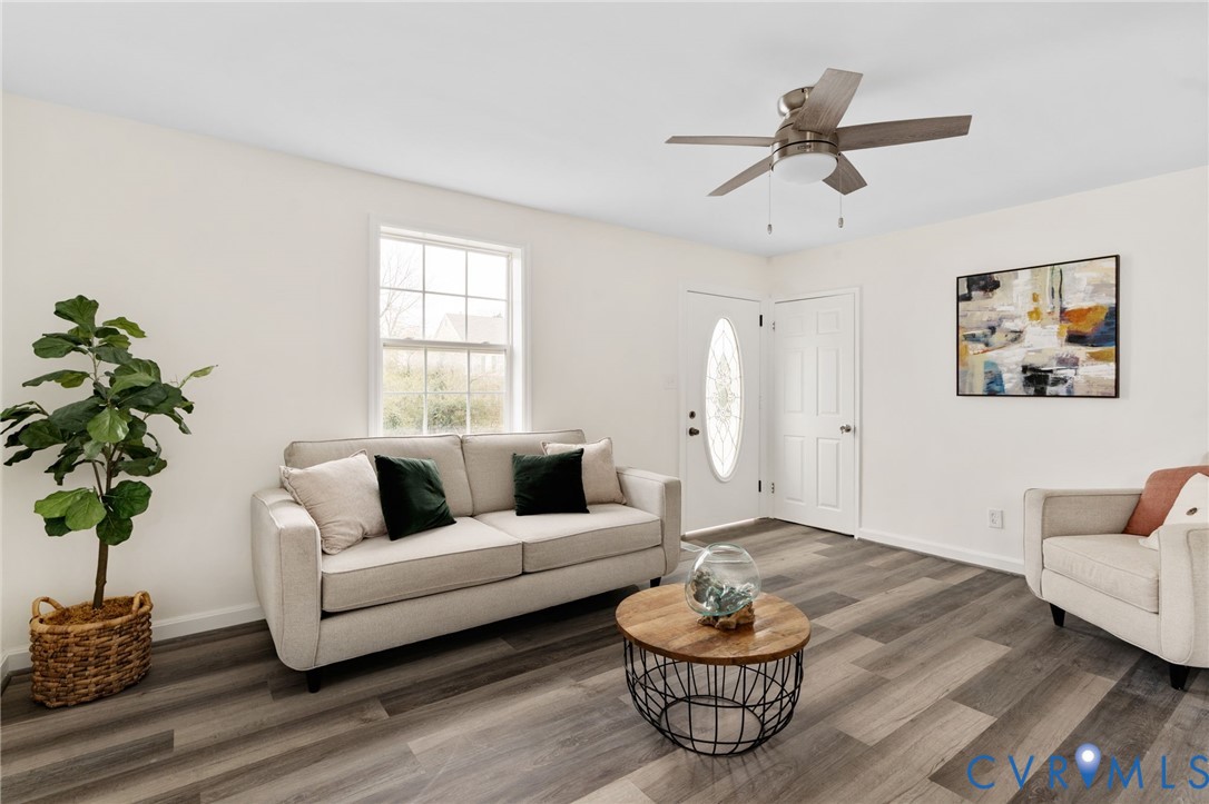 1706 Harvard Road Richmond, VA 23226 - Photo 2 of 27 a living room with furniture