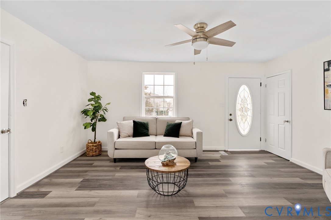 1706 Harvard Road Richmond, VA 23226 - Photo 3 of 27 a living room with furniture and window