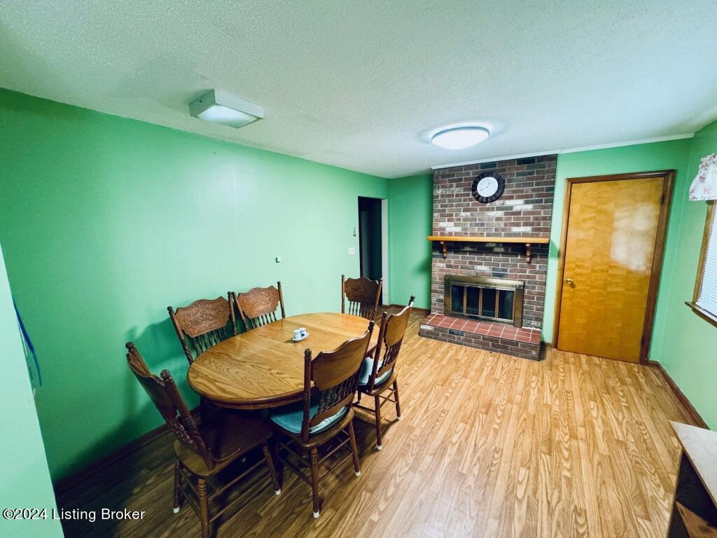 2002 Bardstown Road Springfield, KY 40069 - Photo 6 of 16 006_Dining Area