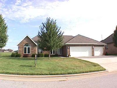 1067 East Pendleton Place Springfield, MO 65810 - Photo 1 of 1 Primary Photo