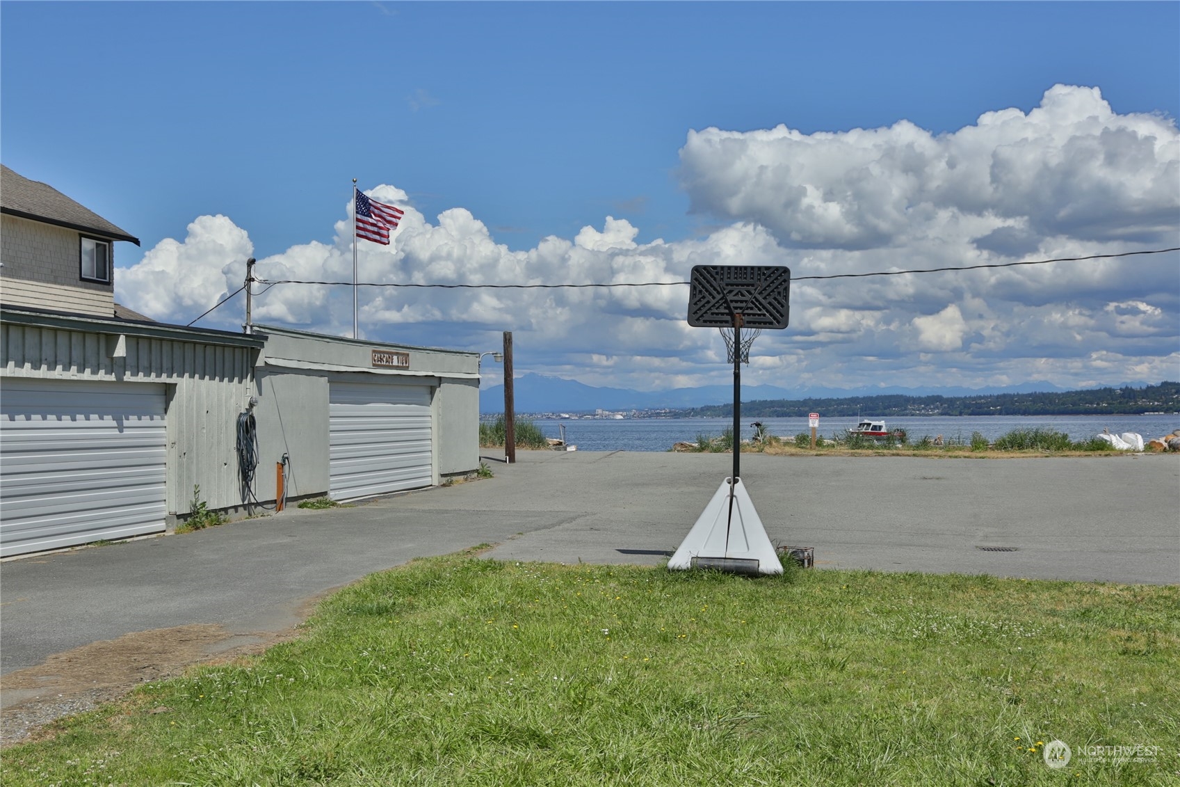 6880 Helena Street Clinton, WA 98236 - Photo 8 of 14