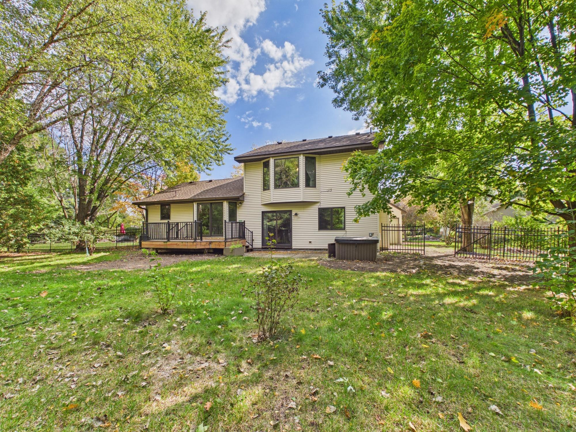 1952 Park Ridge Court Chaska, MN 55318 - Photo 2 of 40 Gallery Image 2