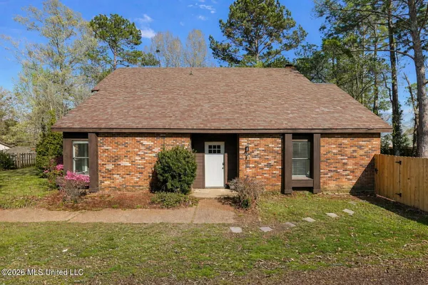 $269,500 | 5 Dove Way Circle, Clinton, MS 39056