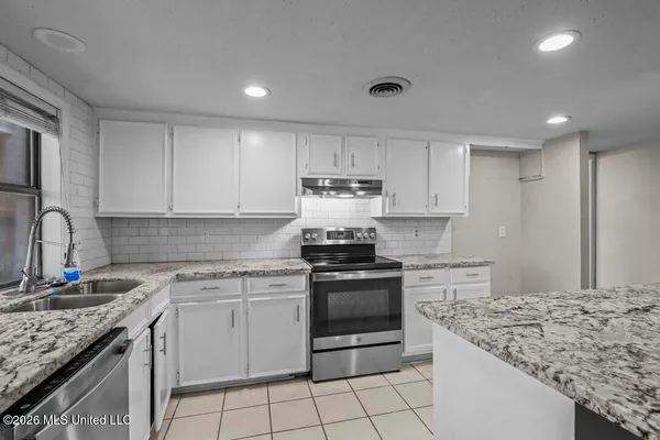 $269,500 | 5 Dove Way Circle, Clinton, MS 39056