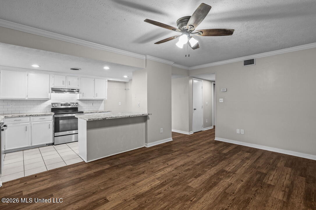 5 Dove Way Circle Clinton, MS 39056 - Photo 5 of 26 0BAB4227-65B0-44A3-8C25-9023288391E4_1_1