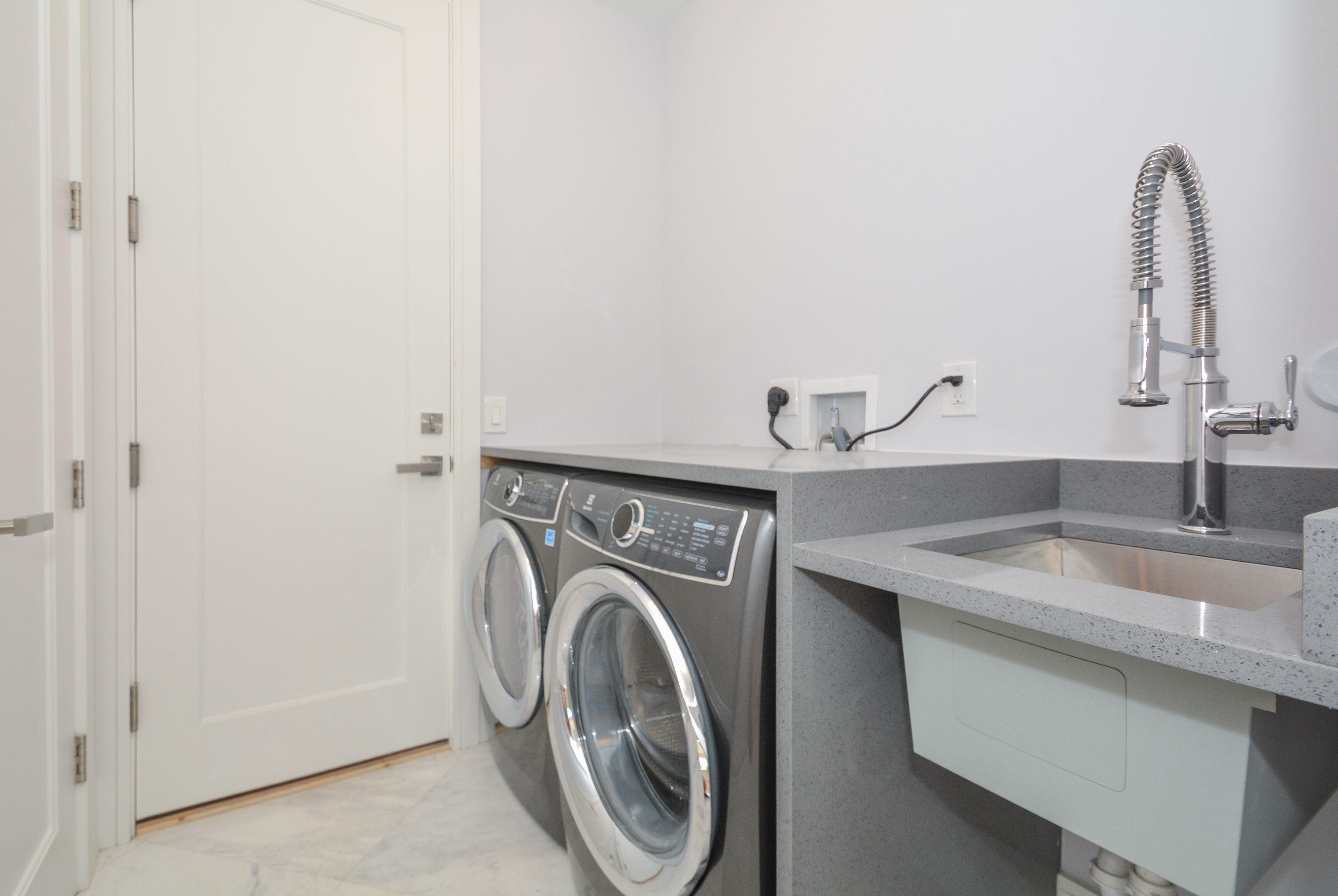 7717 Fenwick Place Boca Raton, FL 33496 - Photo 35 of 79 laundry room