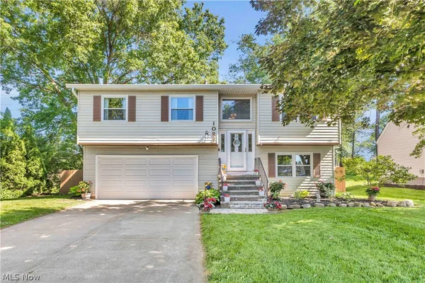 $250,000 | 1088 Kirkwall Drive, Akron, OH 44321