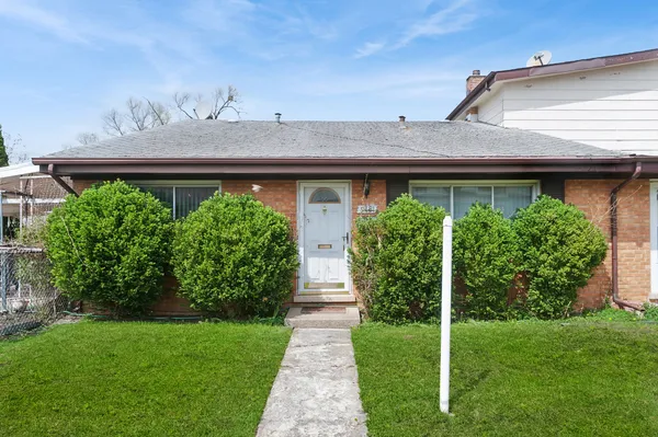 $395,000 | 9481 Park Lane, Des Plaines, IL 60016