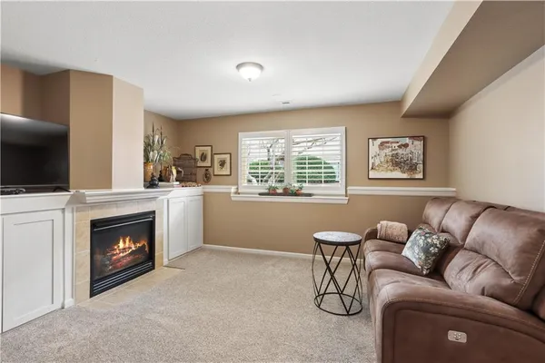 $399,500 | 15816 Robinson Street, Overland Park, KS 66223