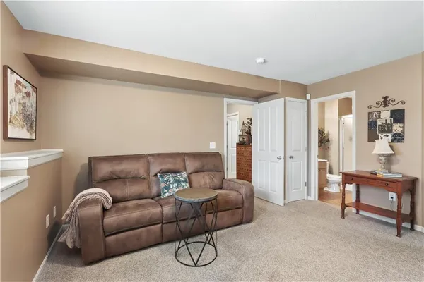 $399,500 | 15816 Robinson Street, Overland Park, KS 66223