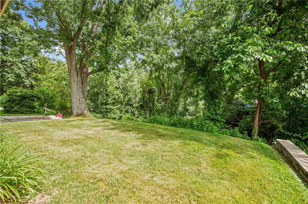 110 North Jamestown Road Coraopolis, PA 15108 - Photo 27 of 29 Gallery Image 27