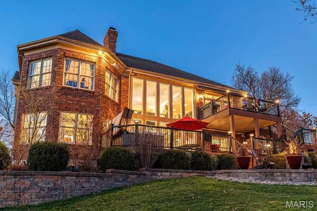 $979,000 | 7 Whitmoor Court, Weldon Spring, MO 63304