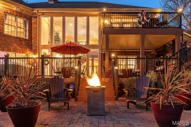 $979,000 | 7 Whitmoor Court, Weldon Spring, MO 63304