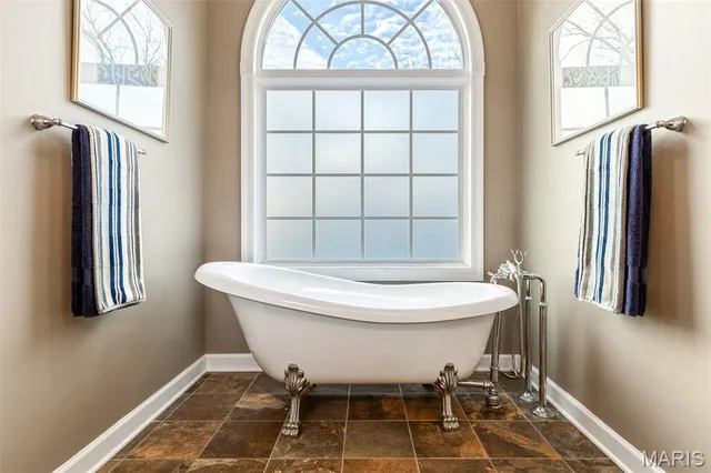 $979,000 | 7 Whitmoor Court, Weldon Spring, MO 63304